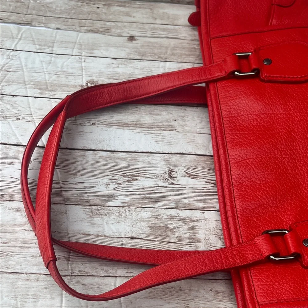 TOTE ONLY Coach Vibrant Red Orange Large Leather Tote